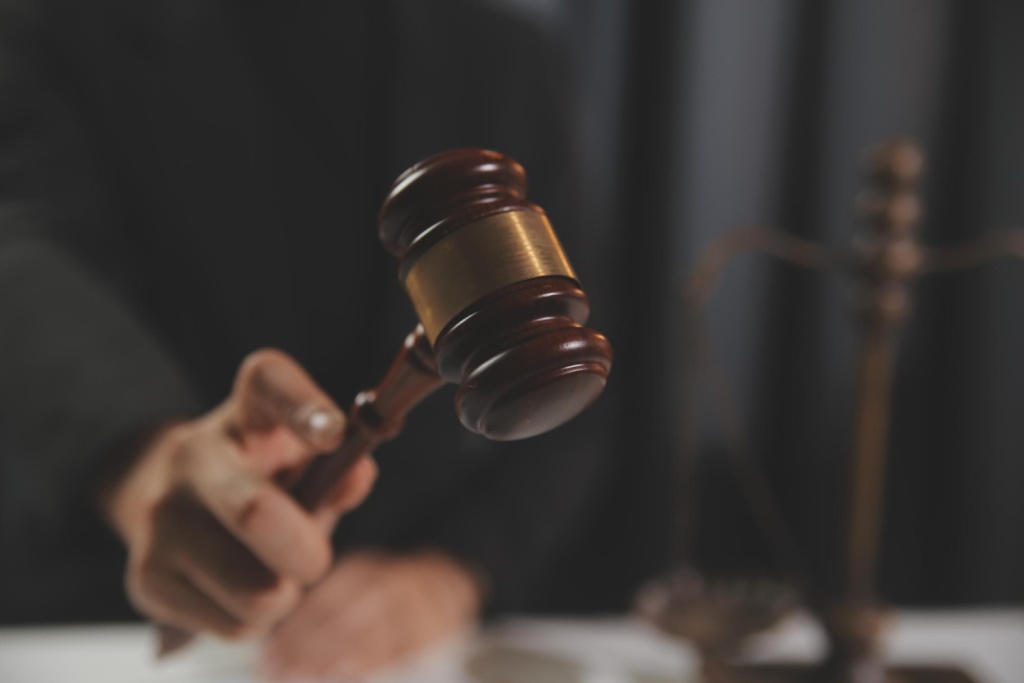 В Ульяновске будут судить восемь участников преступной группировки за хищение у страховых компаний свыше 3,2 миллиона рублей