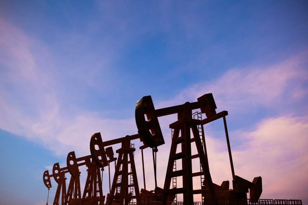 Топливный демпфер: выплаты нефтяным компаниям сокращаются в годовом выражении