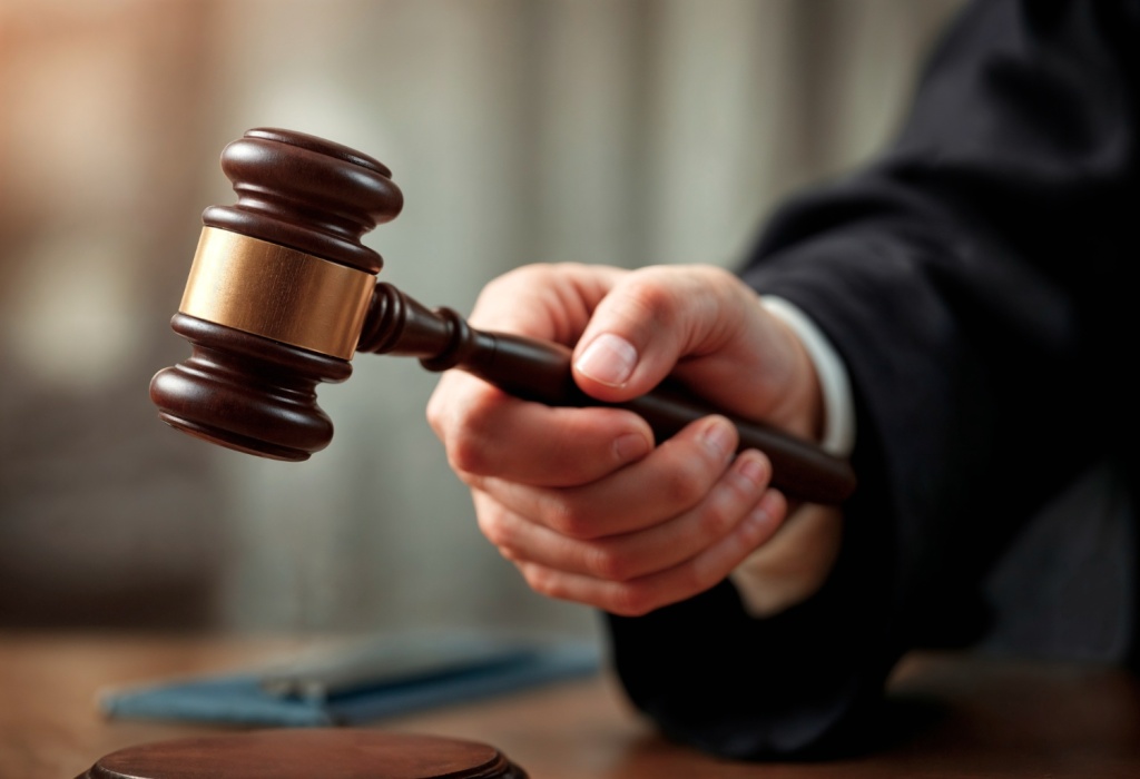 Бывшего замглавы Нефтеюганска и трёх соучастников будут судить за мошенничество с муниципальным участком земли