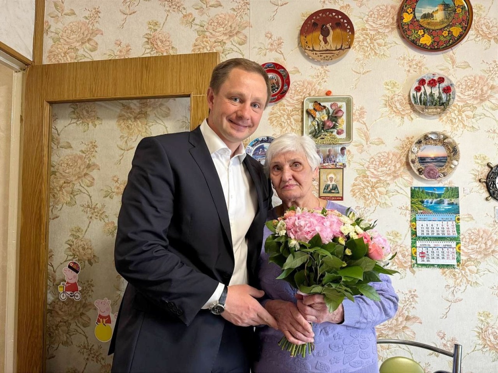 Глава Красногорска поздравил с юбилеем ветерана труда Павлину Брылевскую
