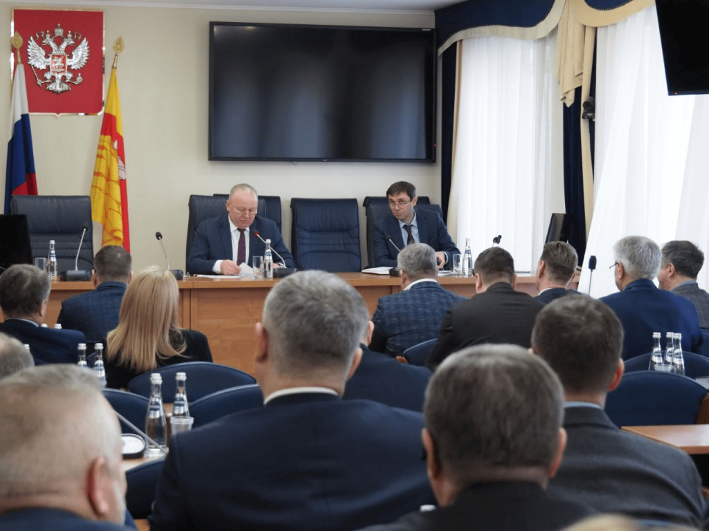 В Воронеже повысят зарплаты работников образования