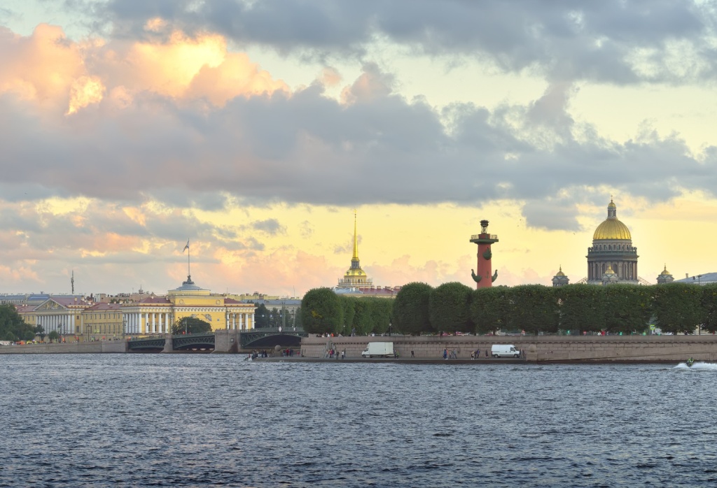 1300 новых зелёных зон за 10 лет: как в Петербурге Комитет по контролю за имуществом преобразил город