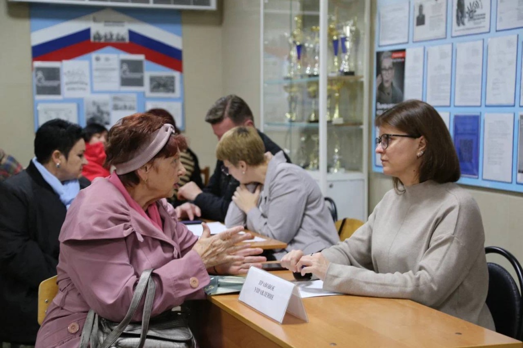 Выездные мобильные приёмные администрации Геленджика: эффективный диалог с жителями