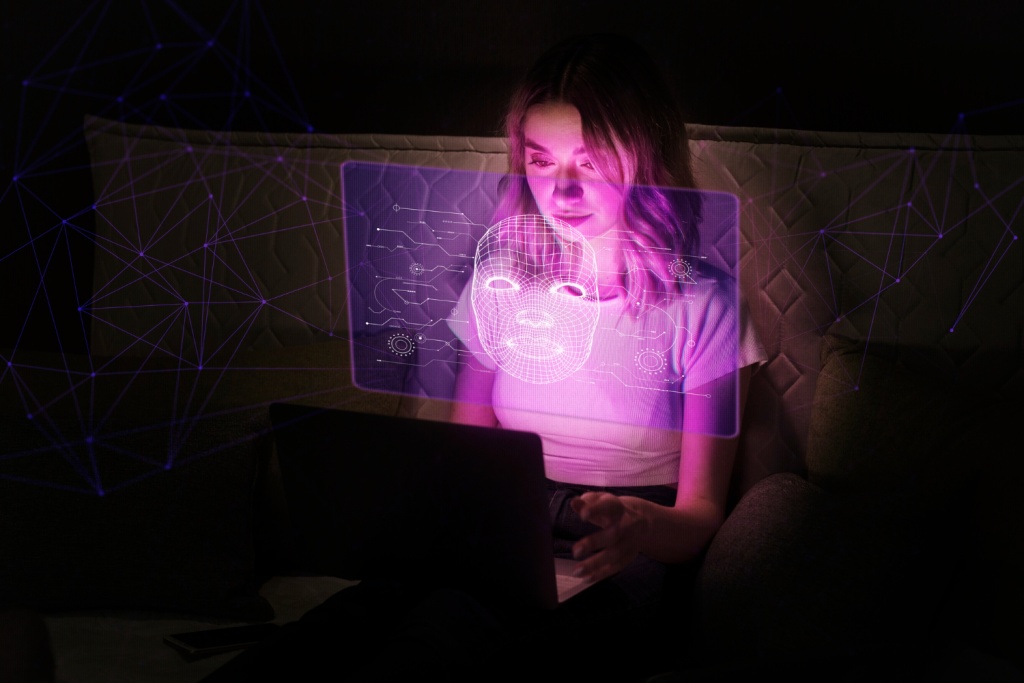 Власти РФ прорабатывают внедрение биометрии на маркетплейсах